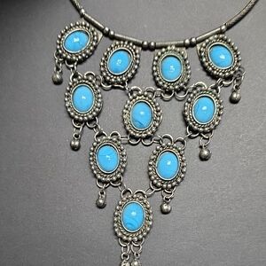 Turqouise Colored Glass & Silver Tone Metal Bib Style Choker Necklace